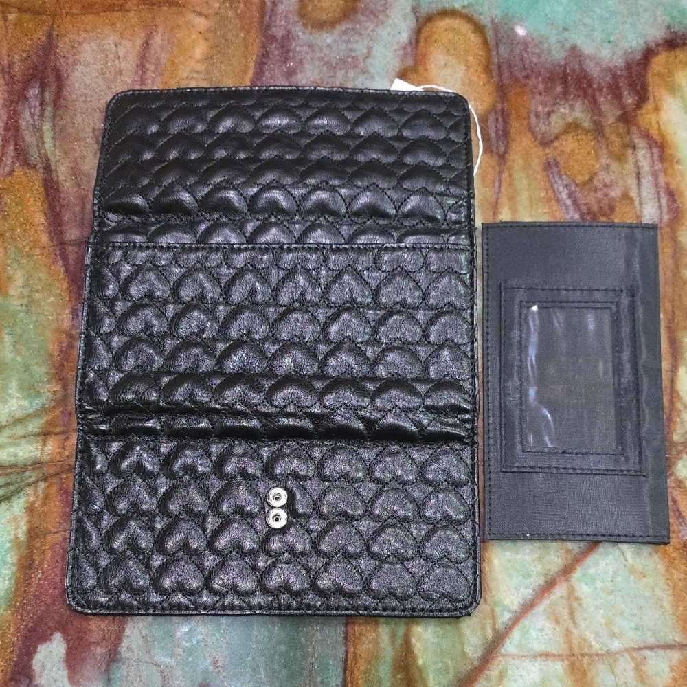 Black Quilted Heart Vegan Leather Trifold Wallet Nwt - Picture 7 of 7